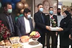 رئیس دانشگاه و جمعی از مسئولین شهرستان درفول از پرستاران تجلیل کردند